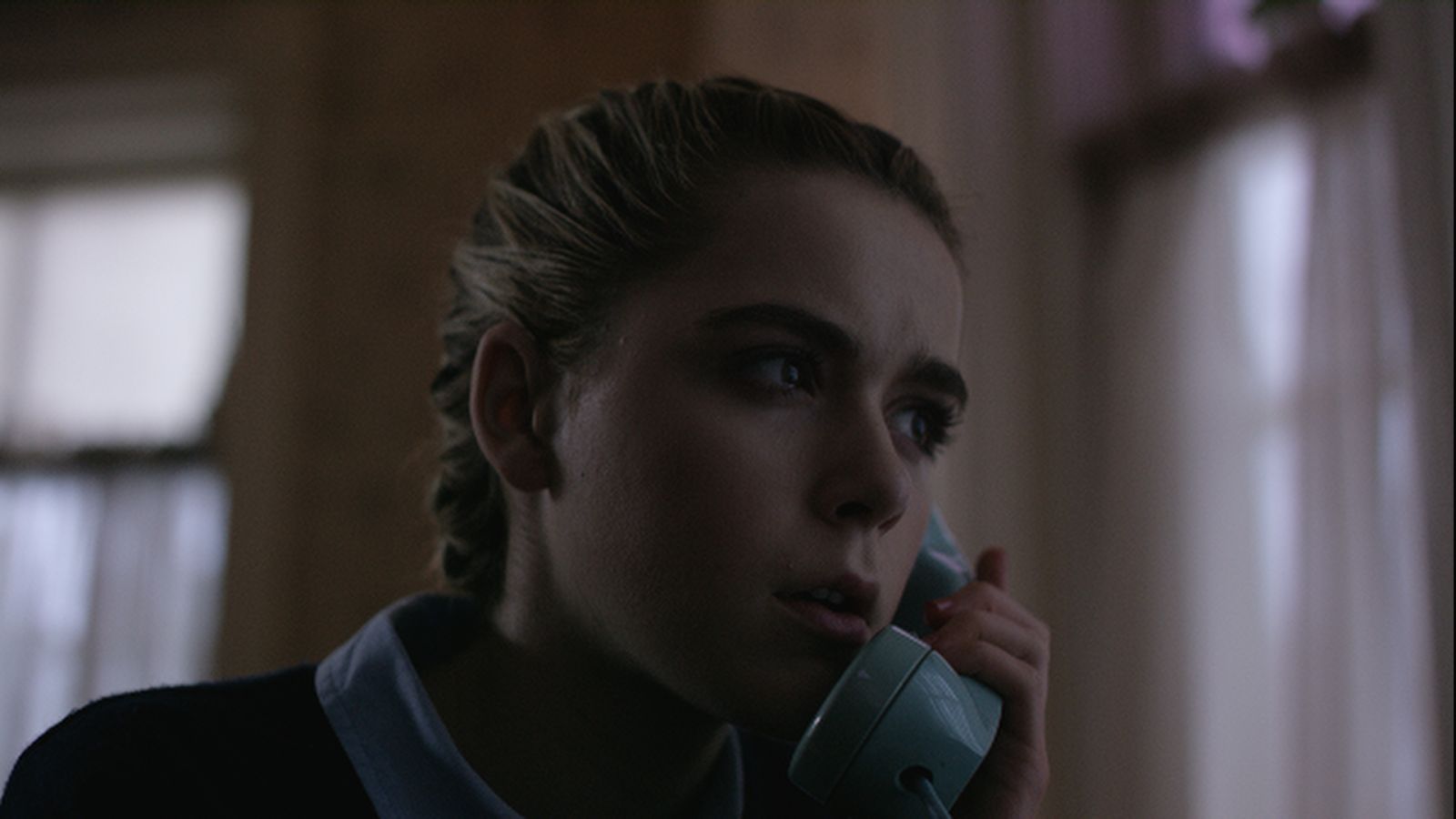 Kiernan Shipka jako Catherine ve snímku z filmu 