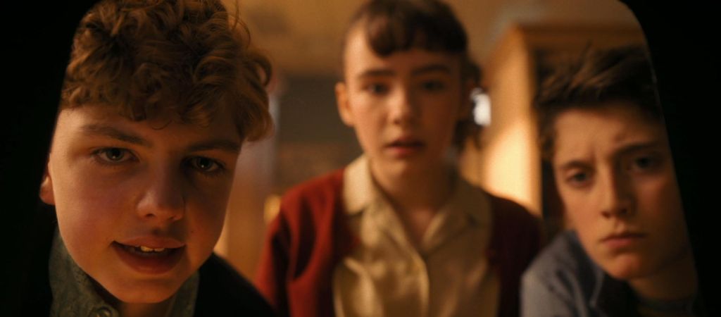 Вышел первый эпизод «Оно: Добро пожаловать в Дерри»: стоит ли смотреть сериал-приквел о Пеннивайзе?