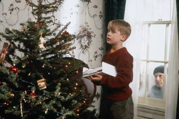 Как рождественские и новогодние фильмы создают атмосферу праздника?