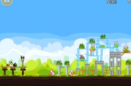 Скриншот из игры «Angry Birds»