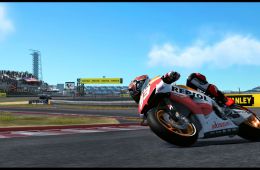 Скриншот из игры «MotoGP 13»