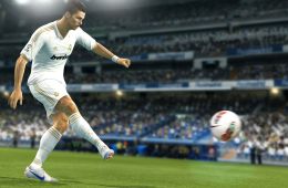 Скриншот из игры «Pro Evolution Soccer 2013»