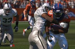 Скриншот из игры «Madden NFL 15»