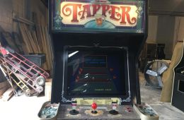 Скриншот из игры «Tapper»