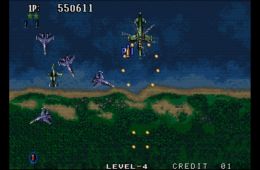 Скриншот из игры «Aero Fighters 2»