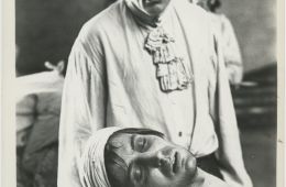 Преследование и убийство Жан-Поля Марата, представленное актерской труппой госпиталя в Шарантоне под руководством маркиза де Сада