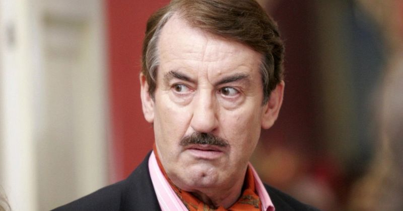 John challis. Джон Чаллис.